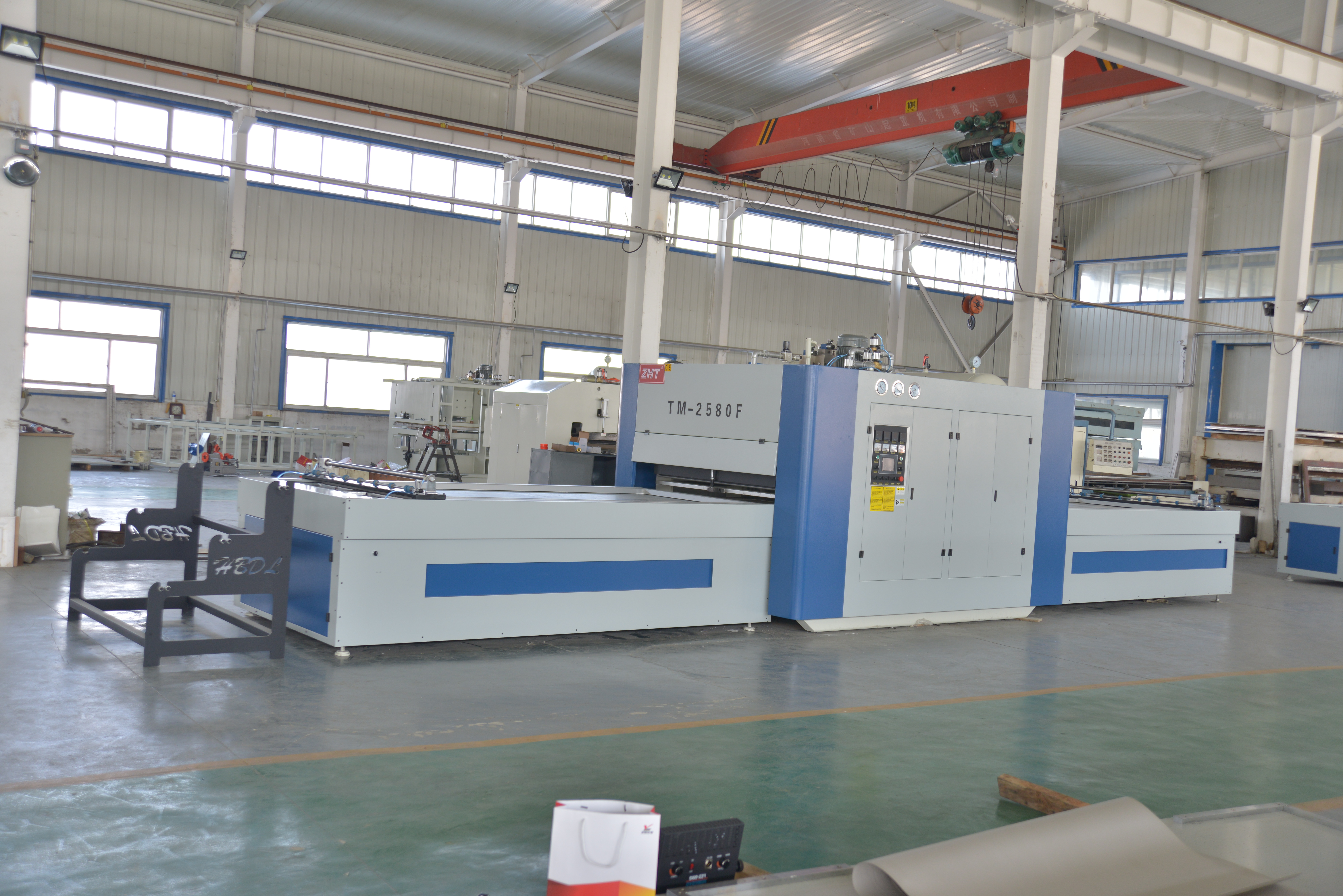 Cutting-edge Vacuum Membrane Pressed Machine TM2580F For Wood Door and Cabinet